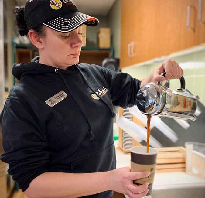 corporate cafeteria management companies providing corporate food services and preventing food waste on corporate dining menus