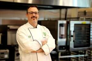 corporate dining services in corporate cafeteria under professional chefs cash management